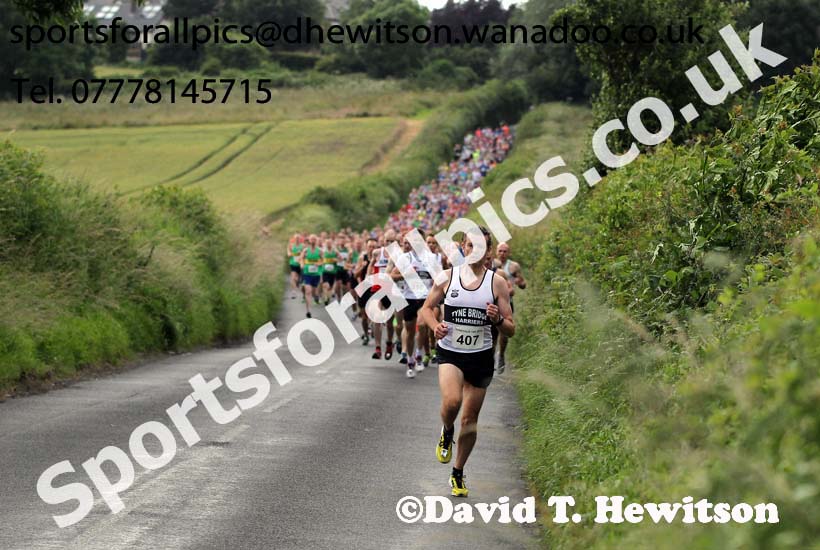 Start of the Tynedale 10k Road Race. Photo: David T. Hewitson/Sports for All Pics